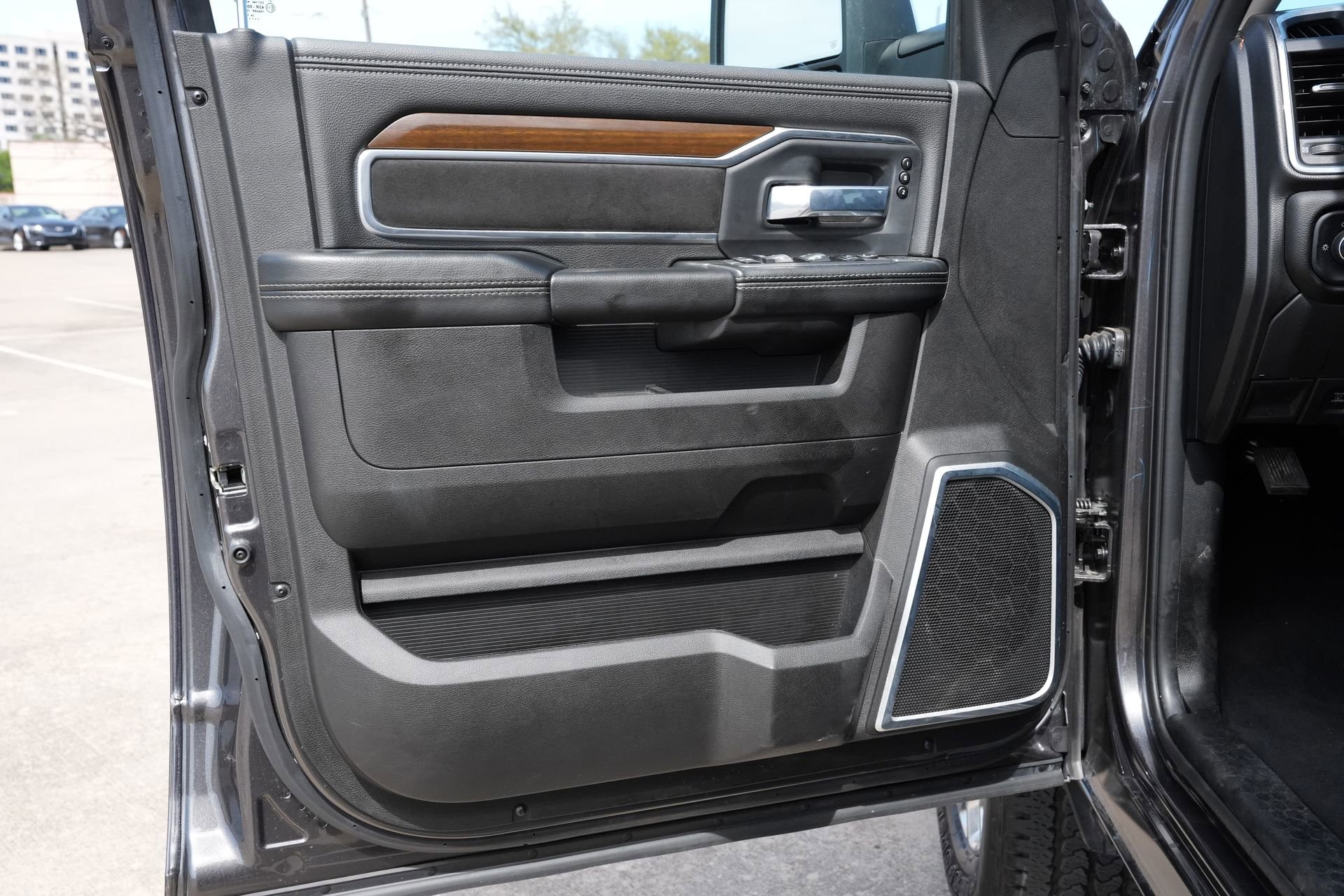 Used 2024 RAM 2500 Laramie image 19