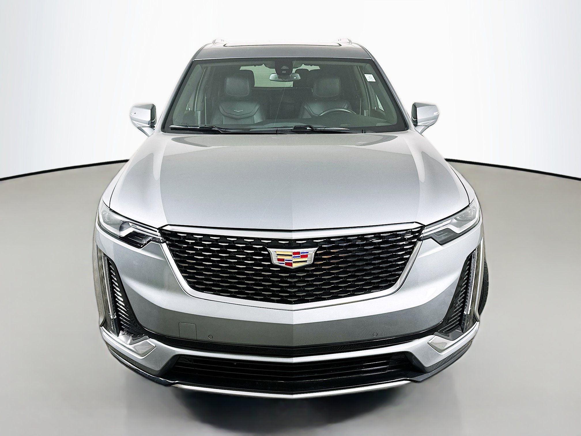 Used 2024 Cadillac XT6 Luxury AWD/4WD image 2