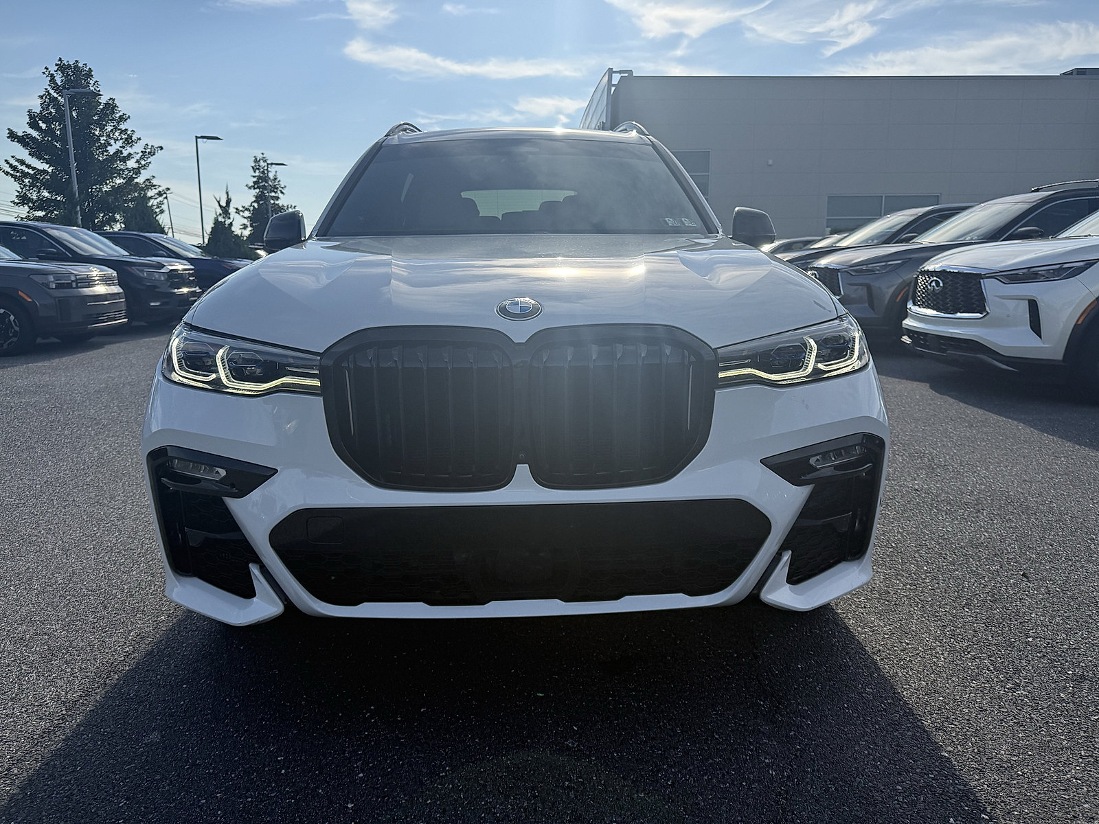 Used 2021 BMW X7 M50i AWD/4WD image 3