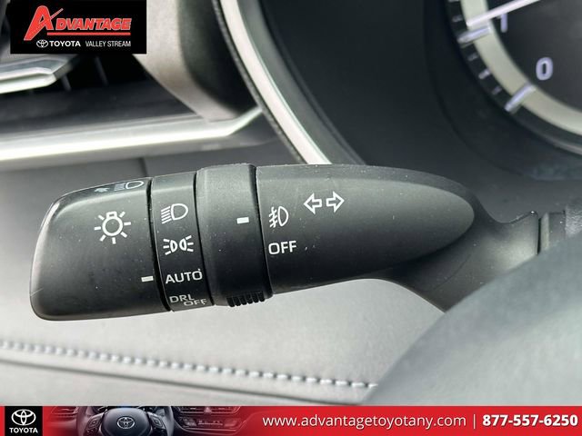 Used 2023 Toyota Highlander XLE image 28