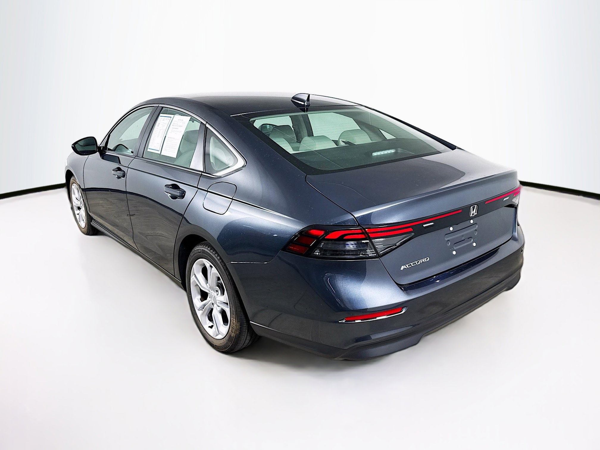 Certified 2025 Honda Accord LX image 27