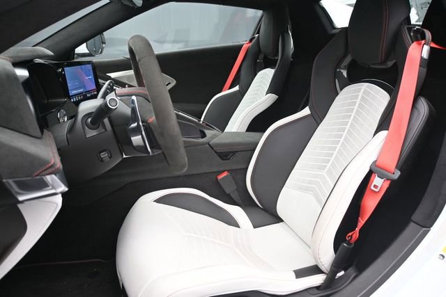 Used 2023 Chevrolet Corvette Stingray Premium Conv w/ Z51 Performance Package RWD image 10