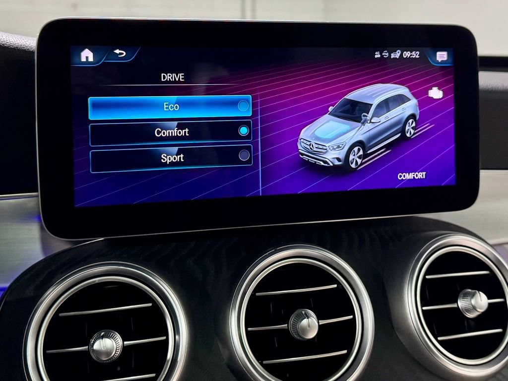 Used 2021 Mercedes-Benz GLC 300 4MATIC image 21