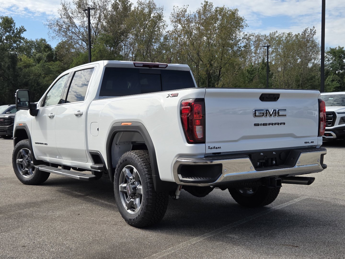 New 2026 GMC Sierra 2500 SLE w/ SLE Value Package; AWD/4WD image 16