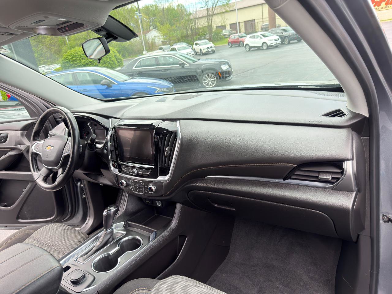Used 2019 Chevrolet Traverse LT w/ LPO, Floor Liner Package AWD/4WD image 33