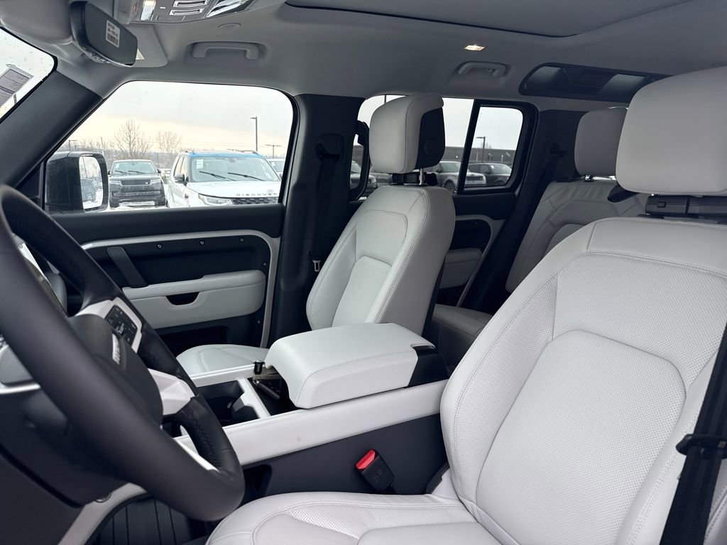 New 2026 Land Rover Defender 110 X-Dynamic SE image 10