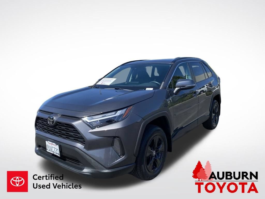Certified 2022 Toyota RAV4 XLE w/ Convenience Package AWD/4WD image 4