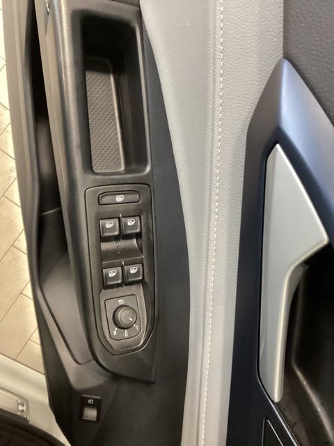 Used 2024 Volkswagen Taos SE image 18