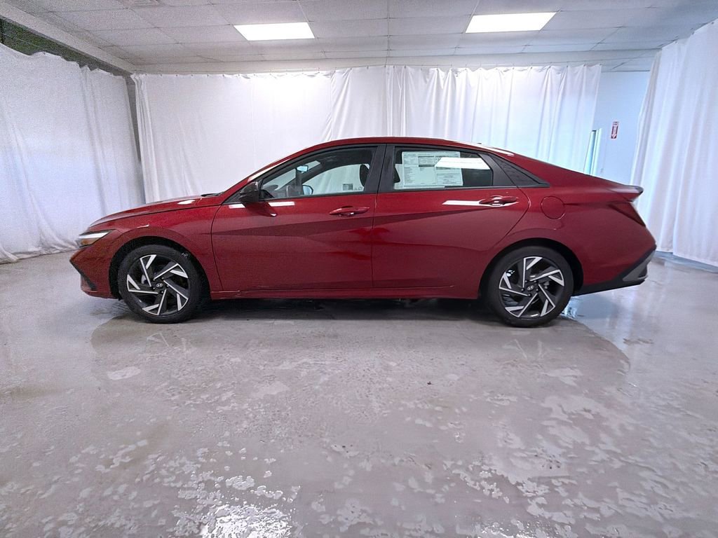 Used 2025 Hyundai Elantra Sport w/ Cargo Package image 10