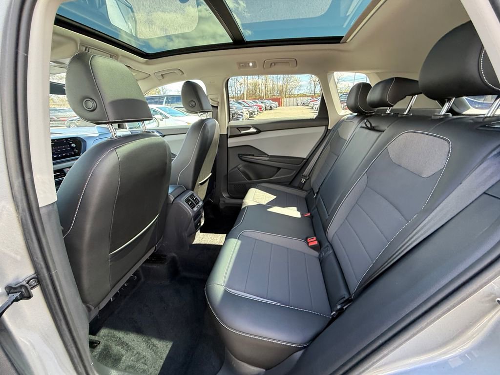 Used 2023 Volkswagen Taos SE w/ Panoramic Sunroof Package image 24