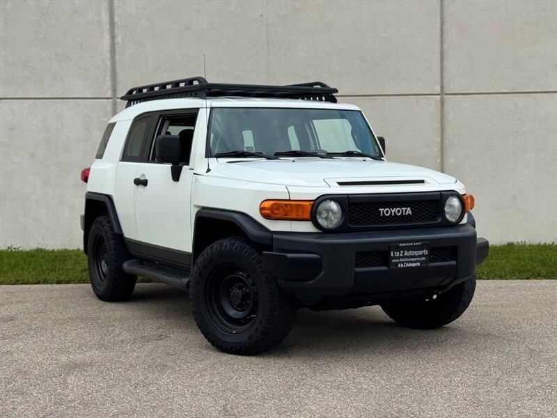 Used 2011 Toyota FJ Cruiser 4WD image 2