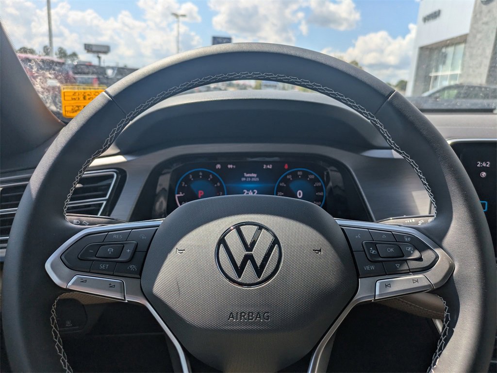 New 2026 Volkswagen Atlas Cross Sport SE image 28