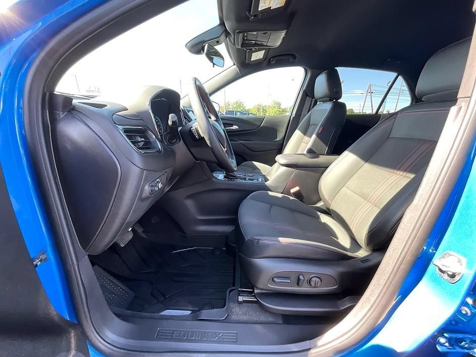 Used 2024 Chevrolet Equinox RS w/ LPO, Floor Liner Package AWD/4WD image 4