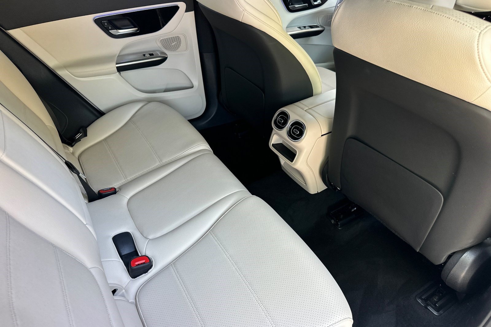 New 2025 Mercedes-Benz GLC 350e 4MATIC image 35