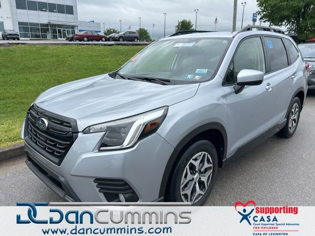 Used 2023 Subaru Forester Premium AWD/4WD image 1