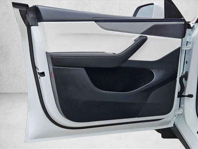 Used 2026 Tesla Model Y AWD image 11