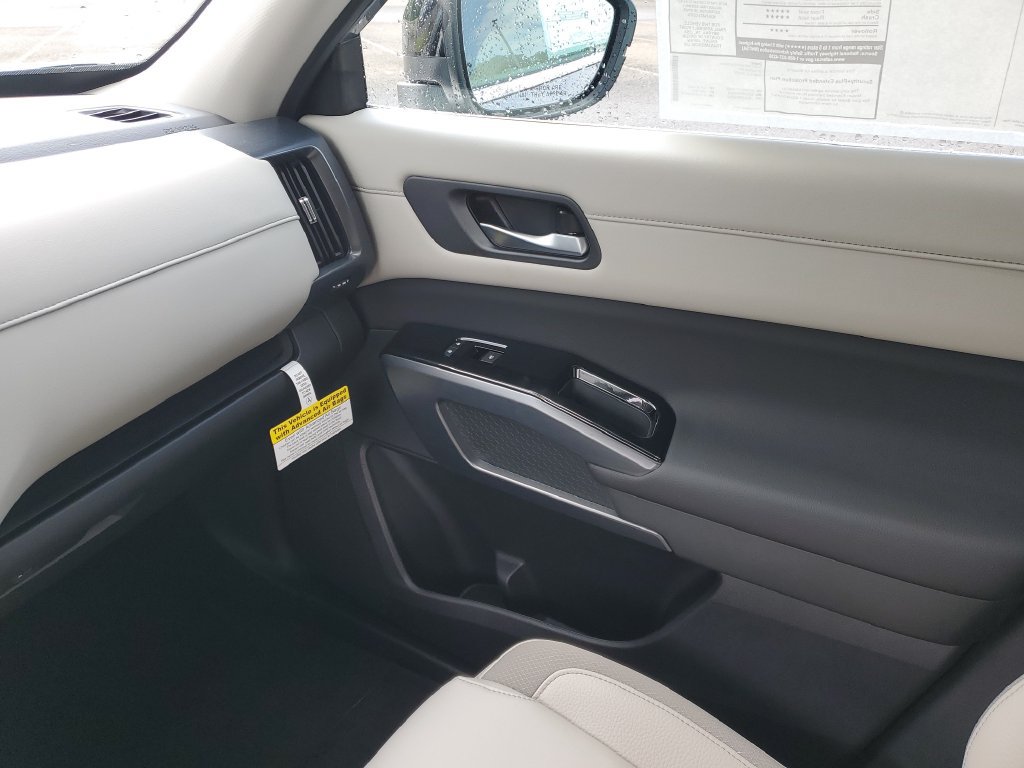 New 2026 Nissan Pathfinder SL FWD image 35