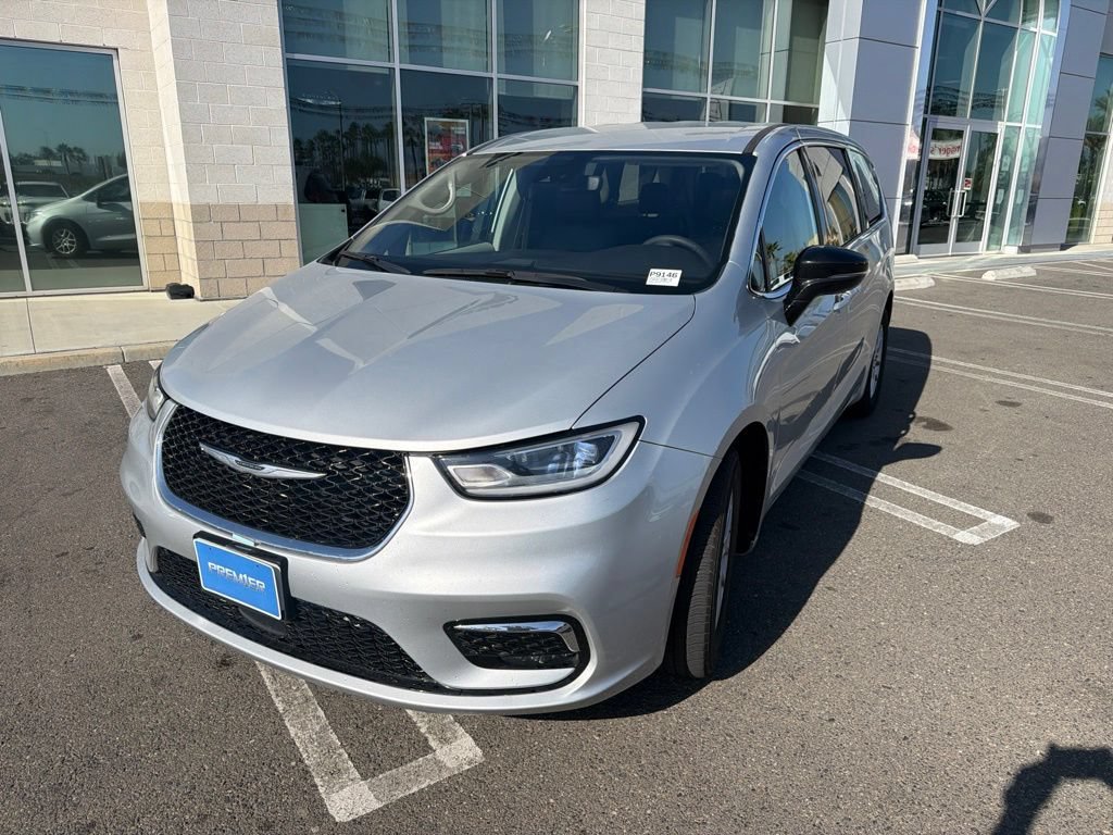 Used 2024 Chrysler Pacifica Touring-L FWD 360° Tour