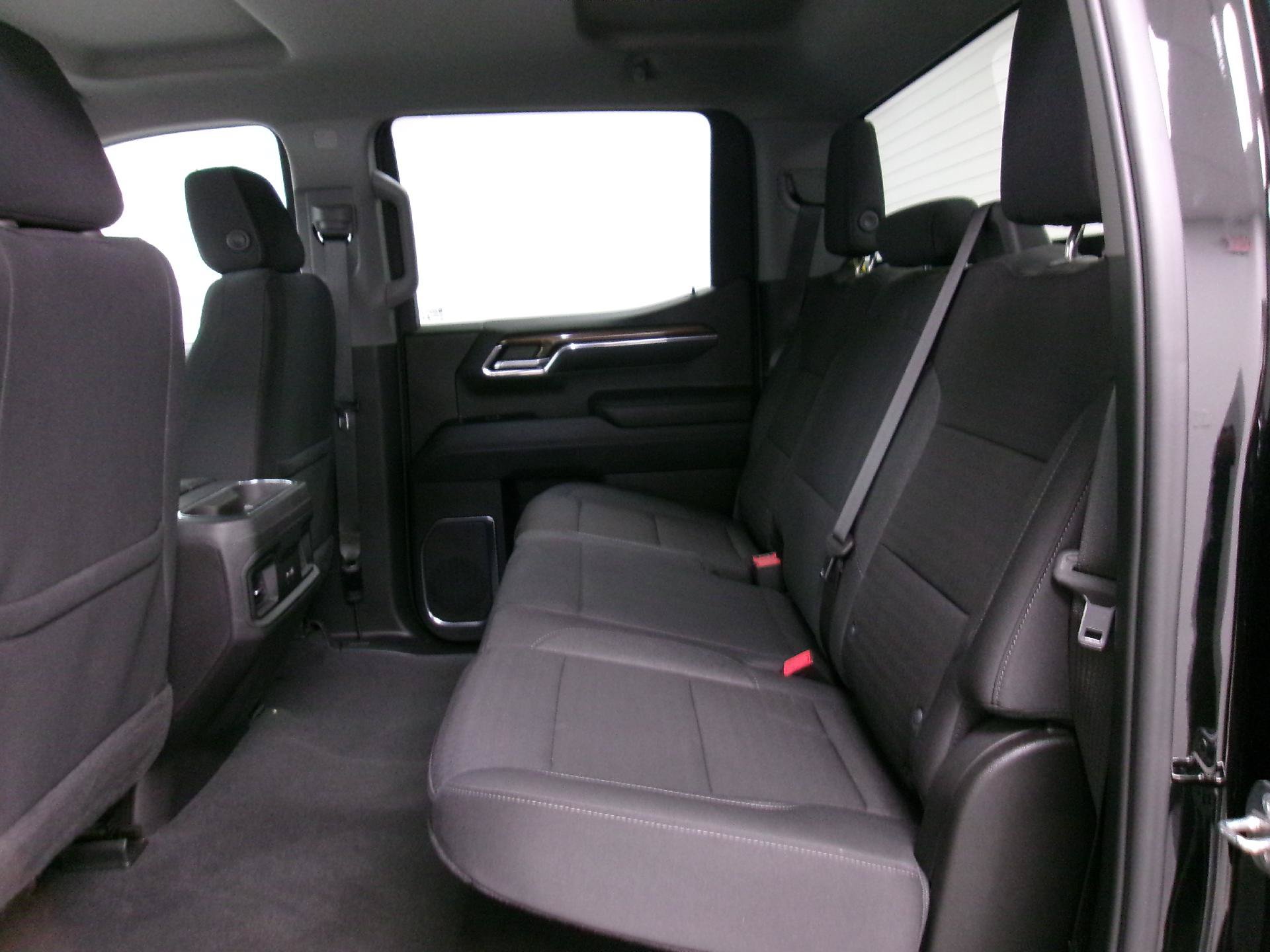 Used 2024 Chevrolet Silverado 1500 LT Trail Boss AWD/4WD image 9