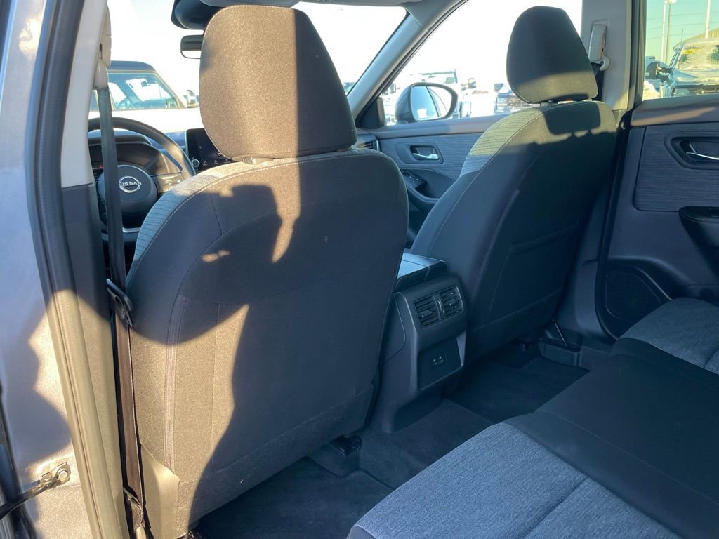 Used 2023 Nissan Rogue SV image 51