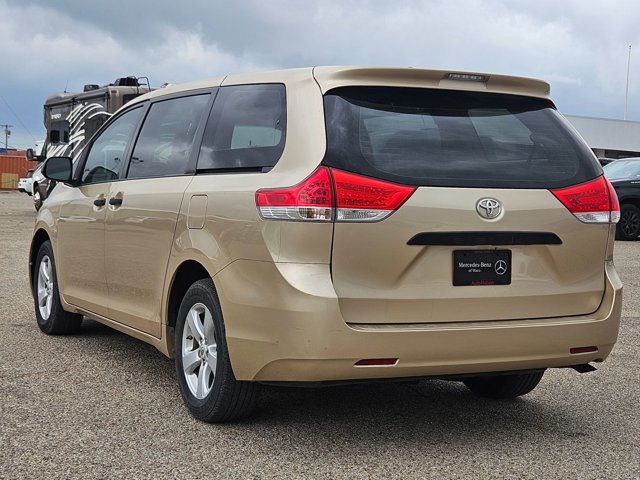 Used 2012 Toyota Sienna FWD image 7