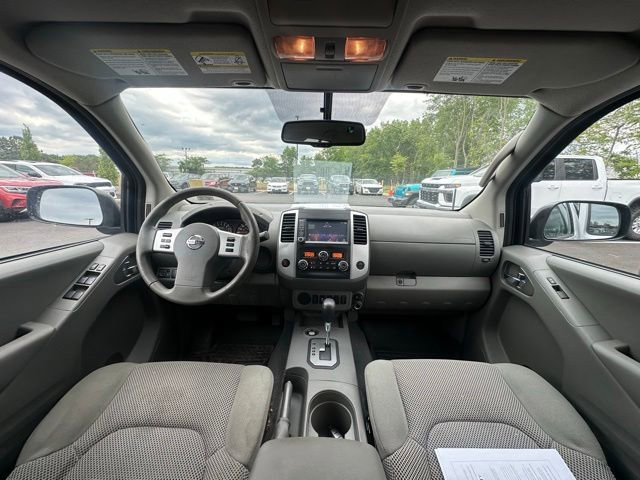 Used 2021 Nissan Frontier SV RWD image 2