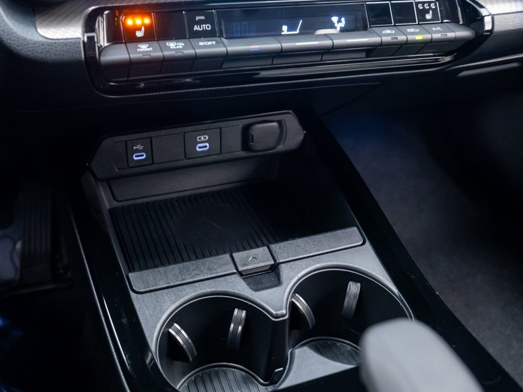 Used 2024 Toyota Prius XLE image 24