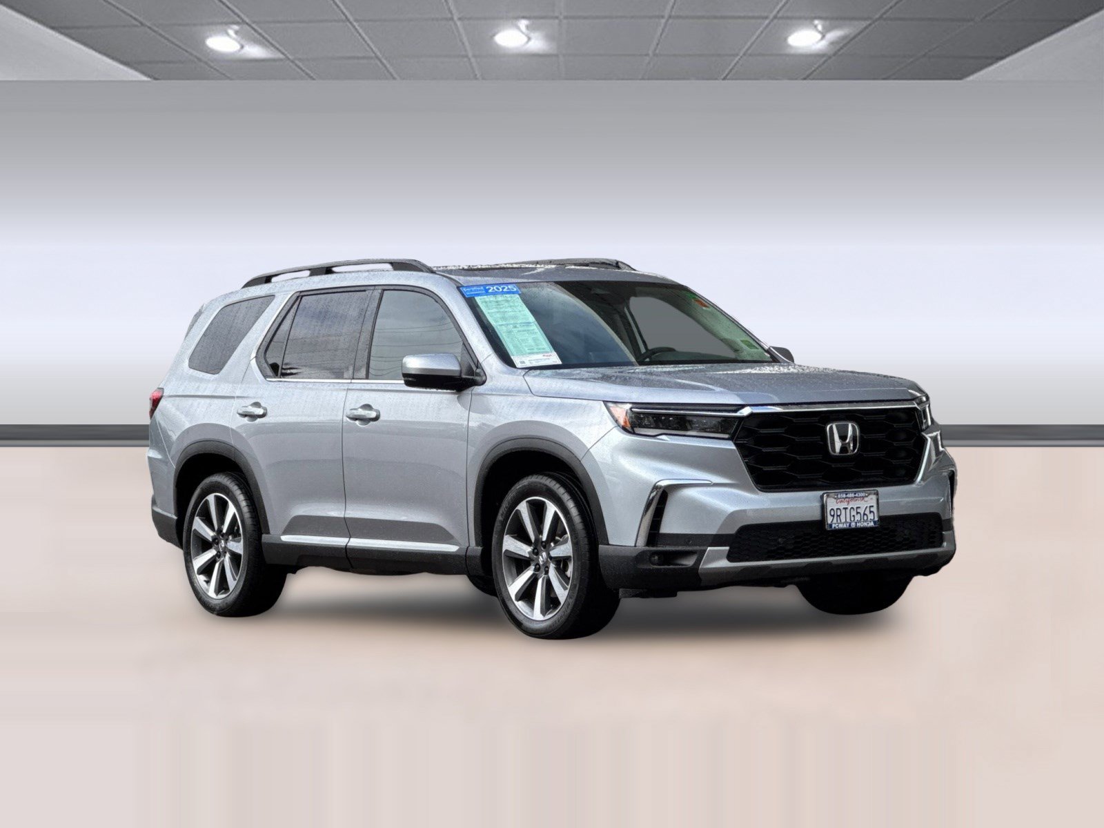 Certified 2025 Honda Pilot Touring image 7