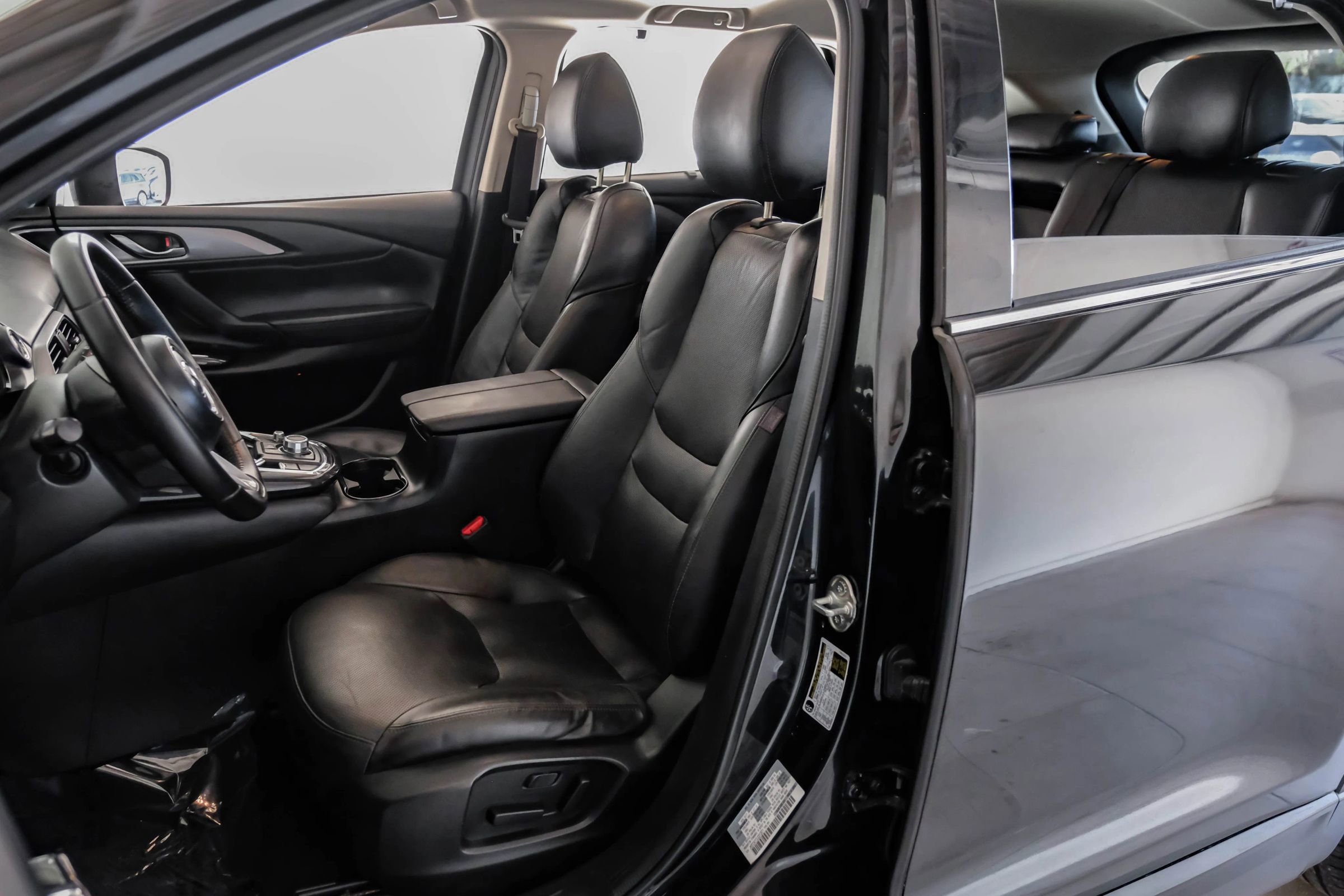 Used 2018 MAZDA CX-9 Touring w/ Touring Premium Package image 31