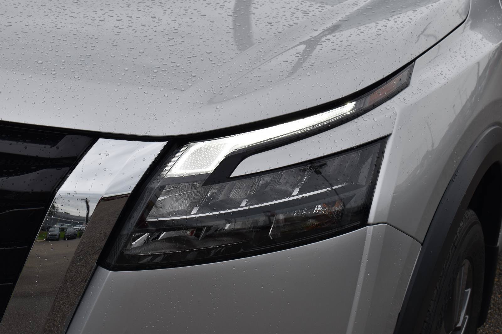 Used 2024 Nissan Pathfinder SV FWD image 20