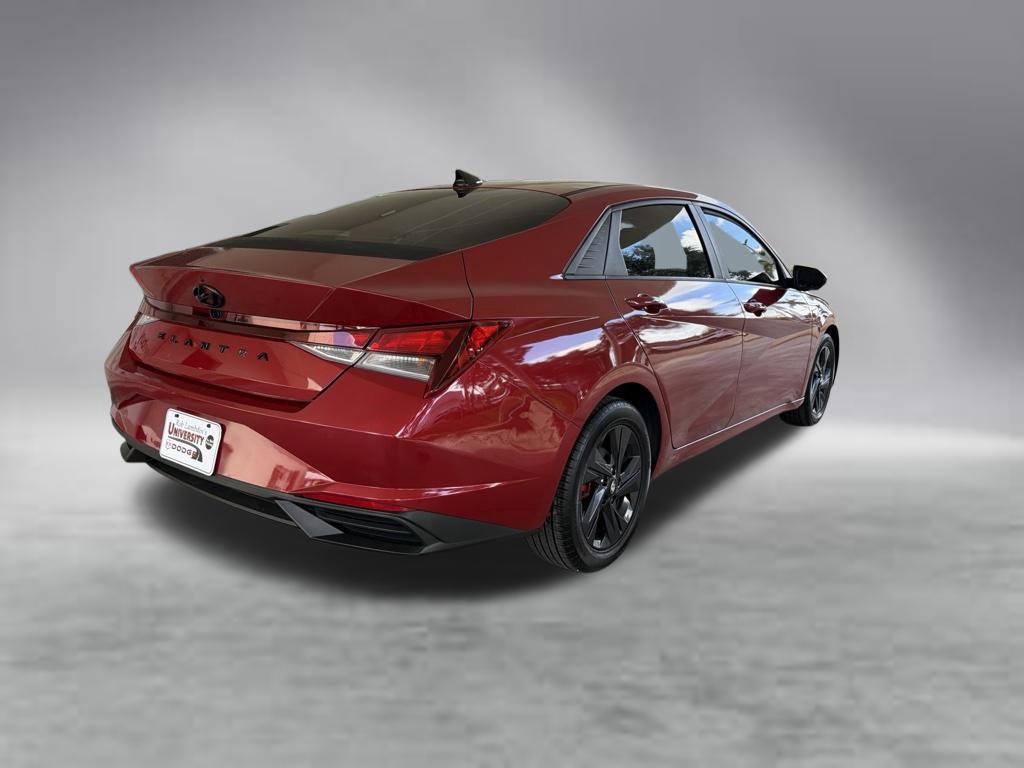 Used 2022 Hyundai Elantra SEL w/ Cargo Package FWD image 3