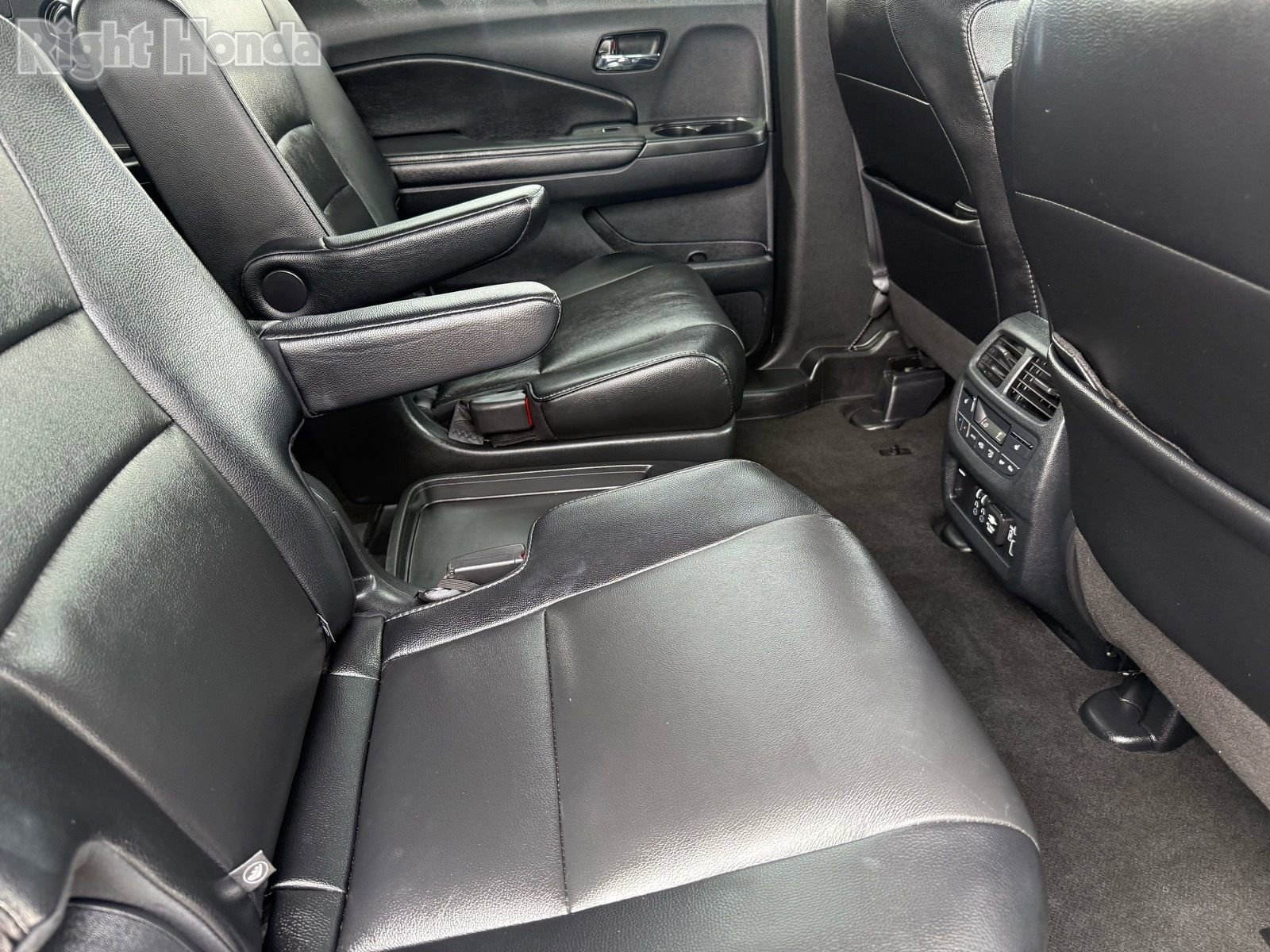 Used 2022 Honda Pilot Touring image 30