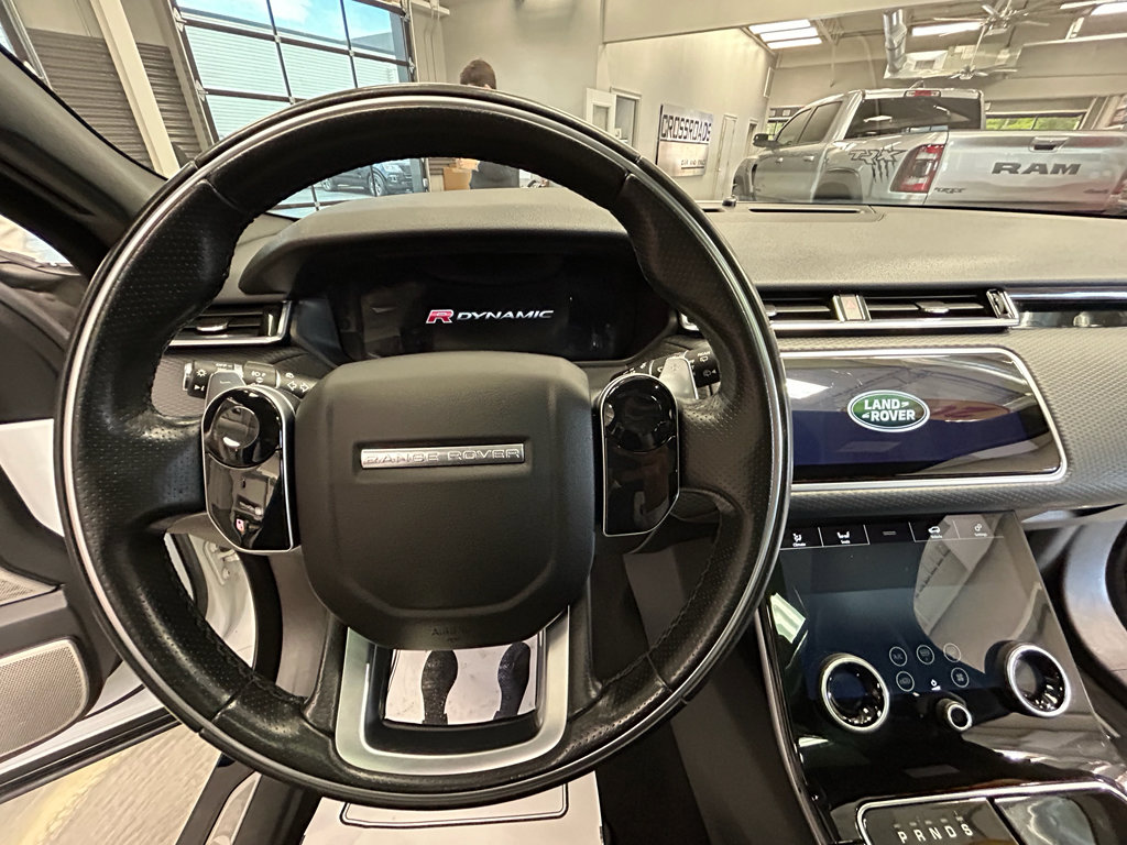 Used 2018 Land Rover Range Rover Velar R-Dynamic SE AWD/4WD image 8