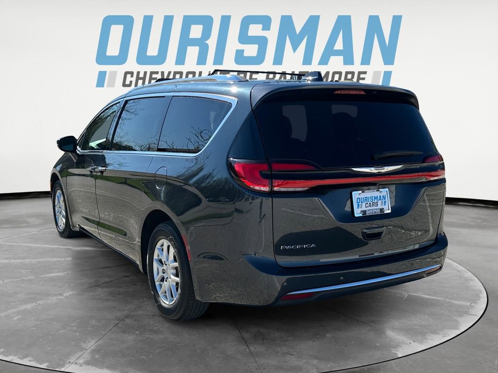 Used 2021 Chrysler Pacifica Touring-L w/ Uconnect Theater Family Group image 4