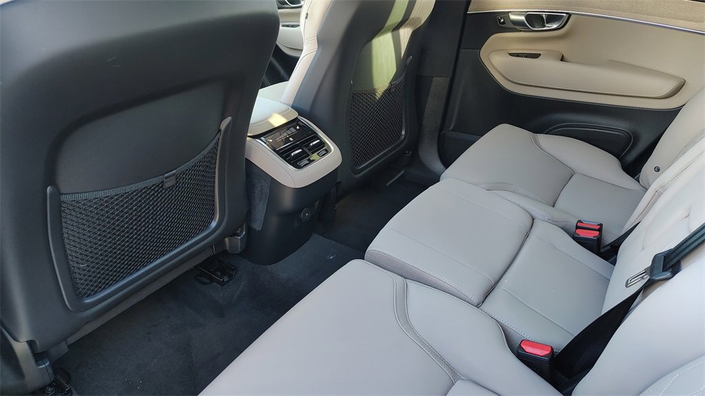New 2026 Volvo XC90 B6 Plus image 27