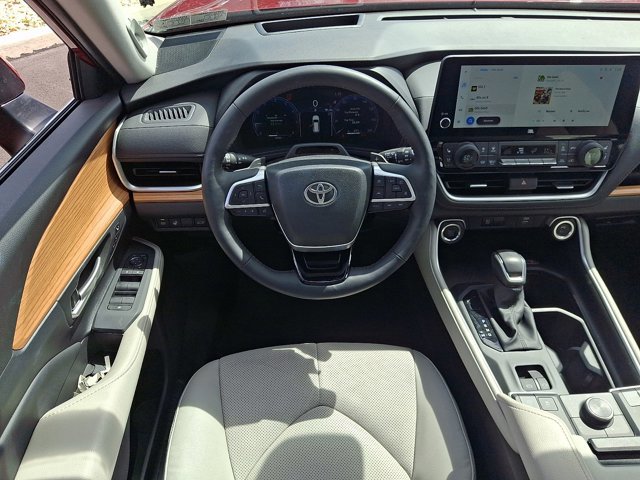 Certified 2025 Toyota Grand Highlander AWD image 12