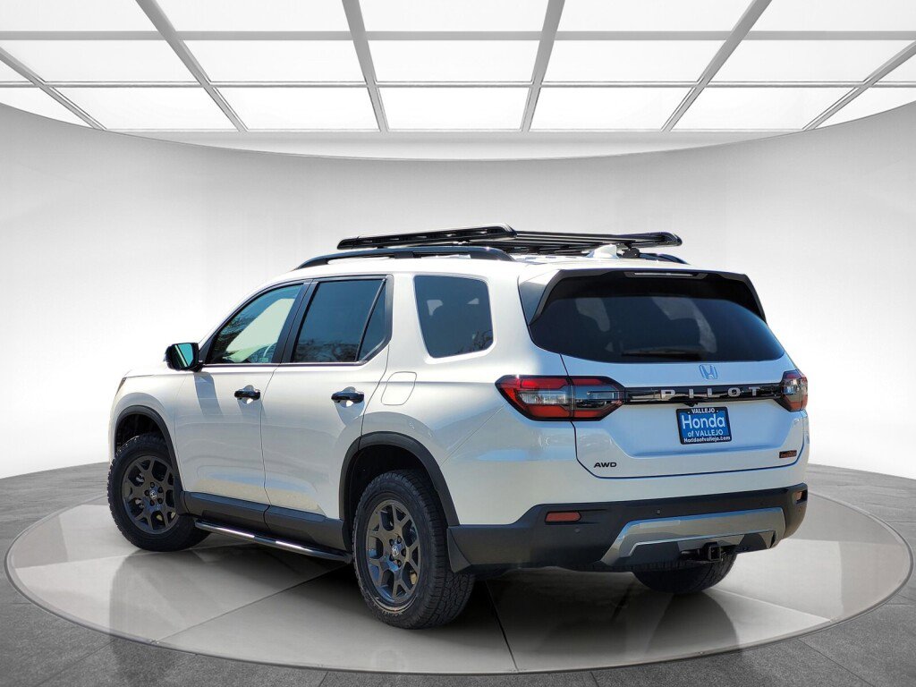 New 2026 Honda Pilot TrailSport image 5