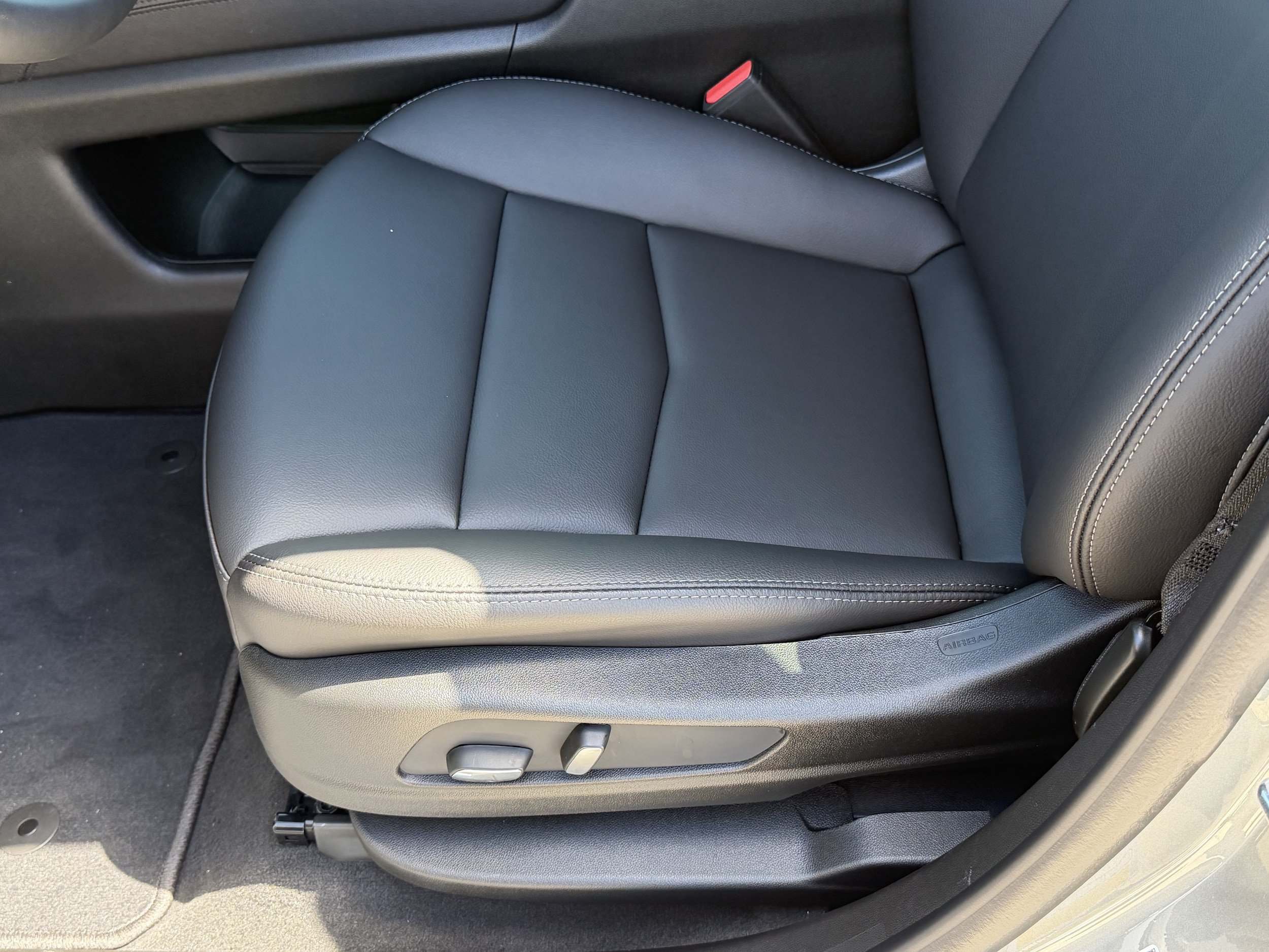 New 2026 Cadillac XT5 Luxury FWD image 12
