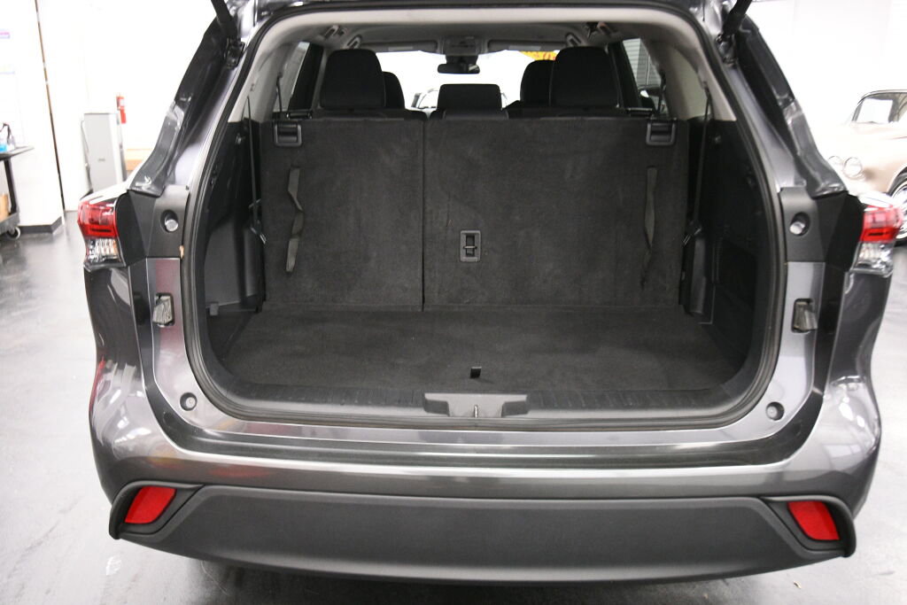 Certified 2024 Toyota Highlander LE image 22