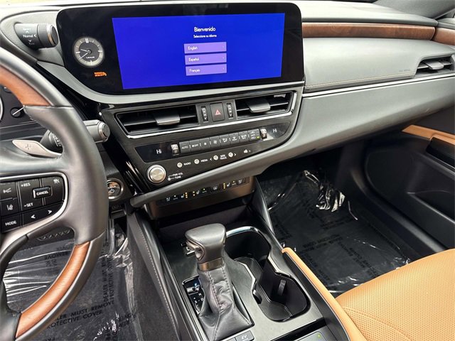 Certified 2025 Lexus ES 300h Ultra Luxury image 28