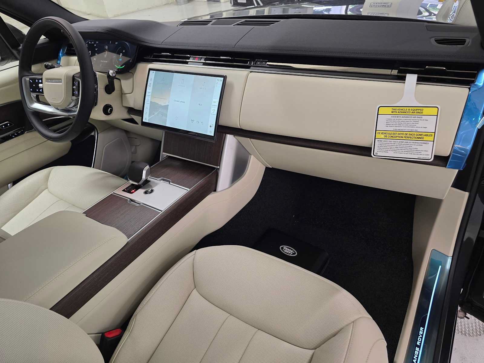 New 2026 Land Rover Range Rover SE AWD/4WD image 10