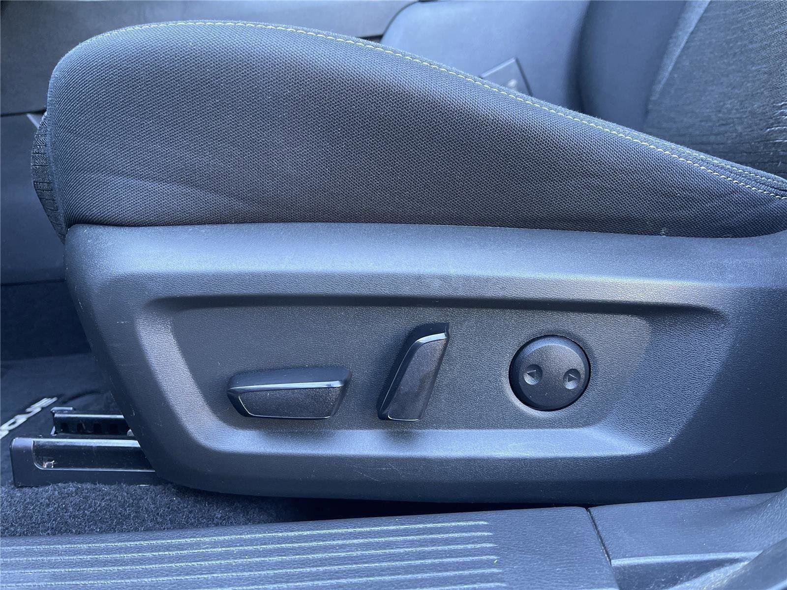 Used 2021 Nissan Rogue SV image 15