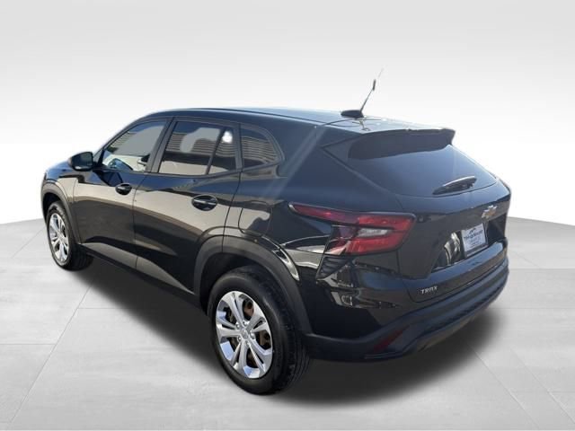 Used 2024 Chevrolet Trax LS image 11
