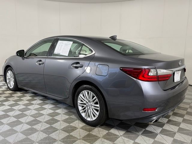 Used 2016 Lexus ES 350 w/ Premium Package w/Wood Trim FWD image 4