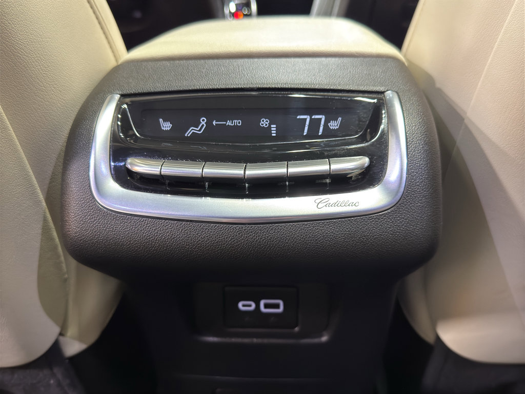 Used 2024 Cadillac XT6 Sport w/ Technology Package AWD/4WD image 13