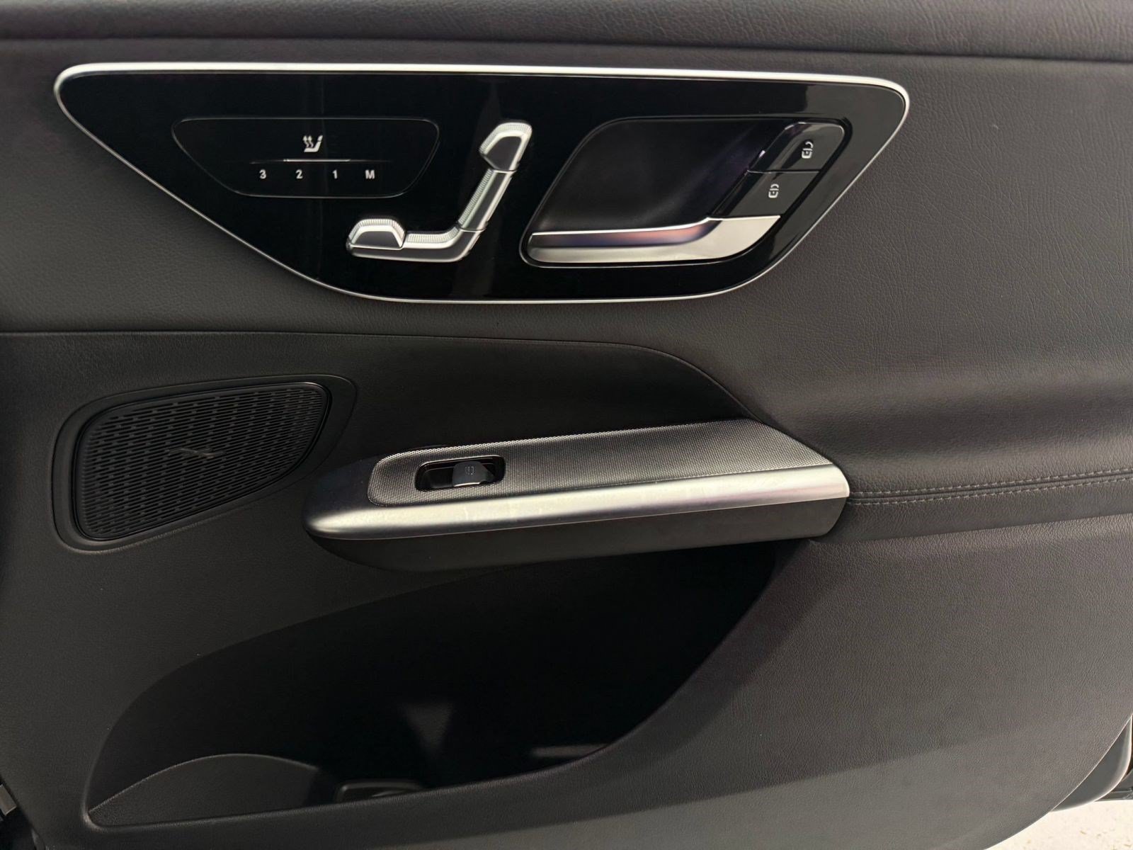 Certified 2025 Mercedes-Benz GLC 350e 4MATIC image 27