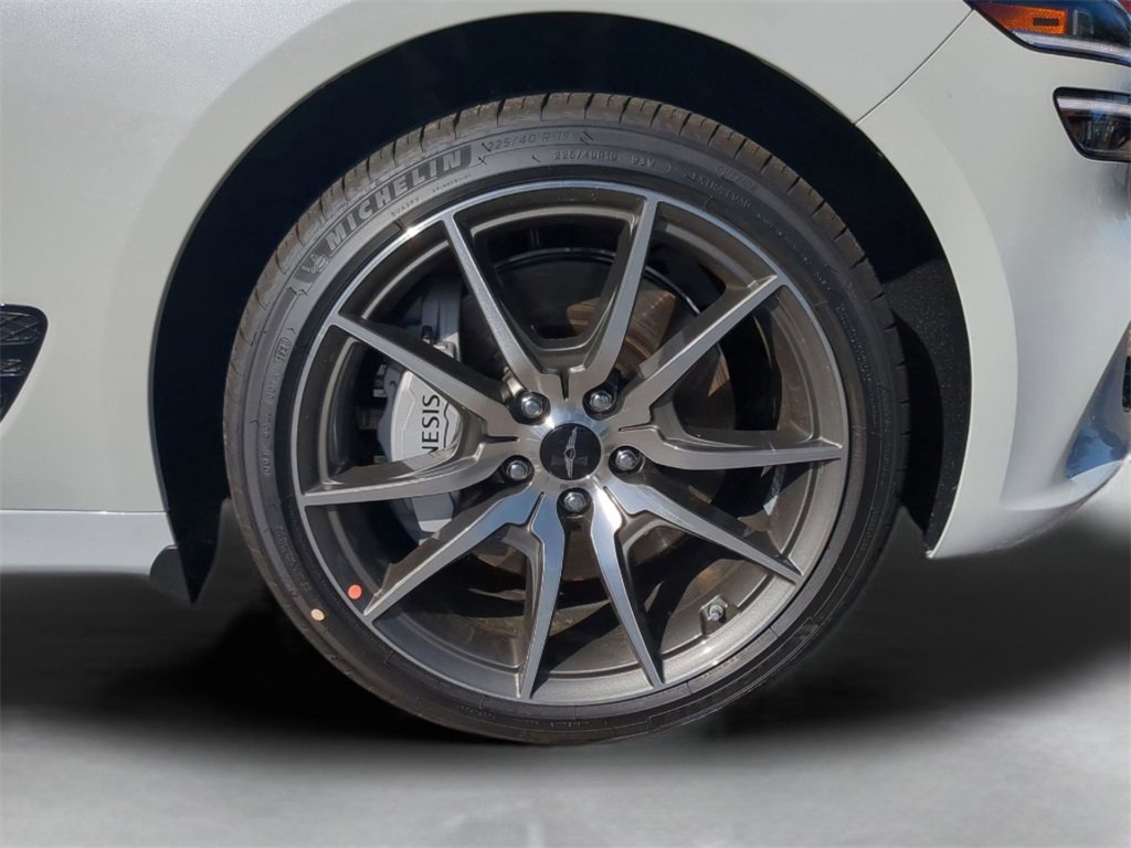 Used 2025 Genesis G70 2.5T image 32