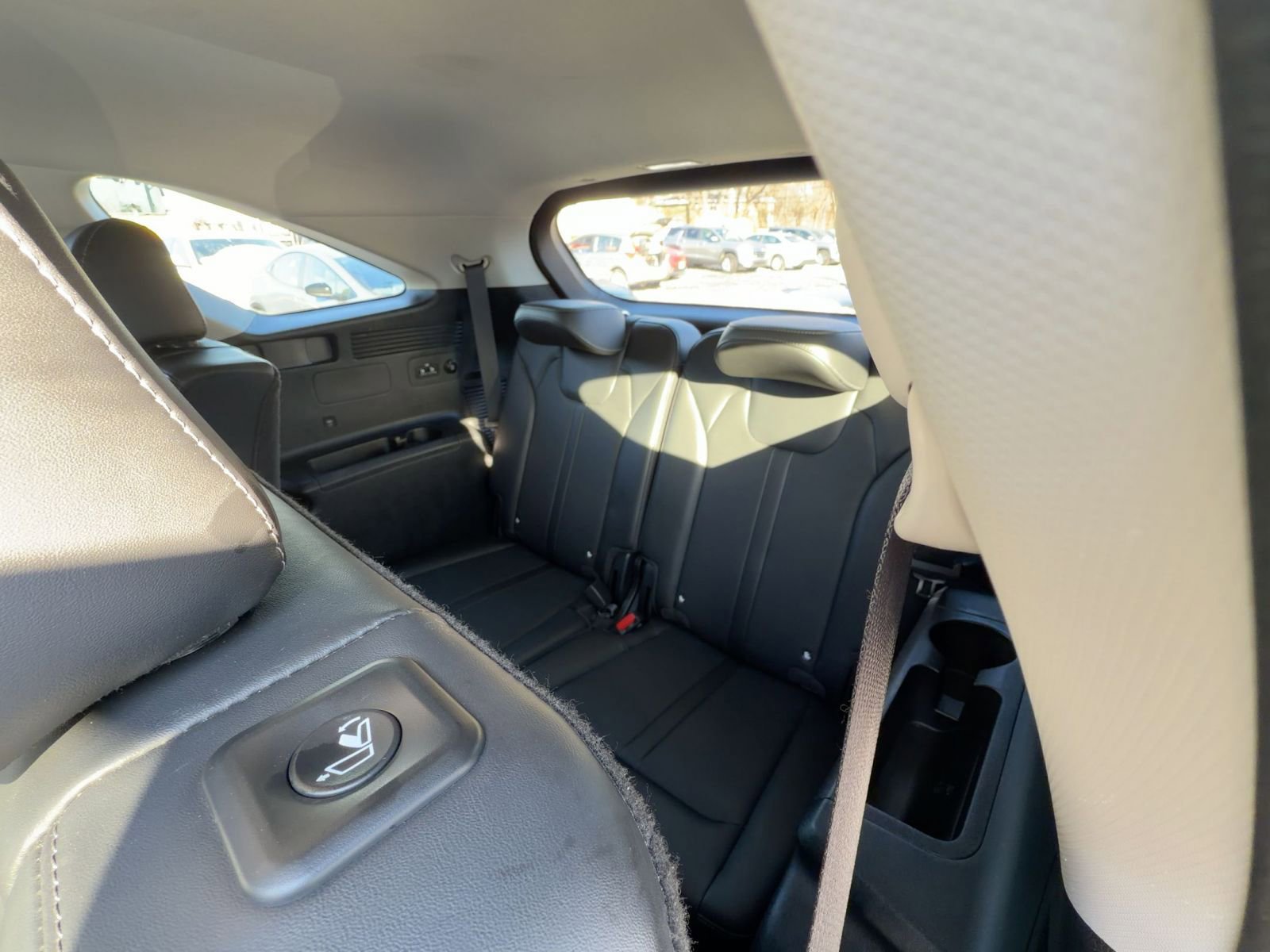 Used 2024 Kia Sorento S image 25