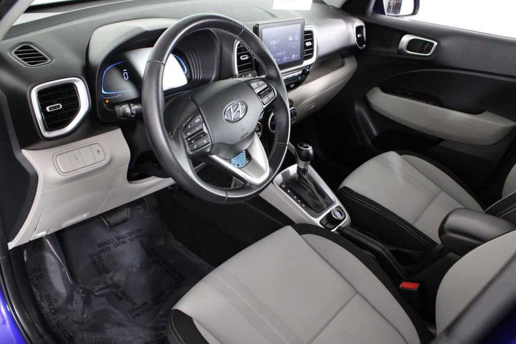 Certified 2023 Hyundai Venue SEL image 17