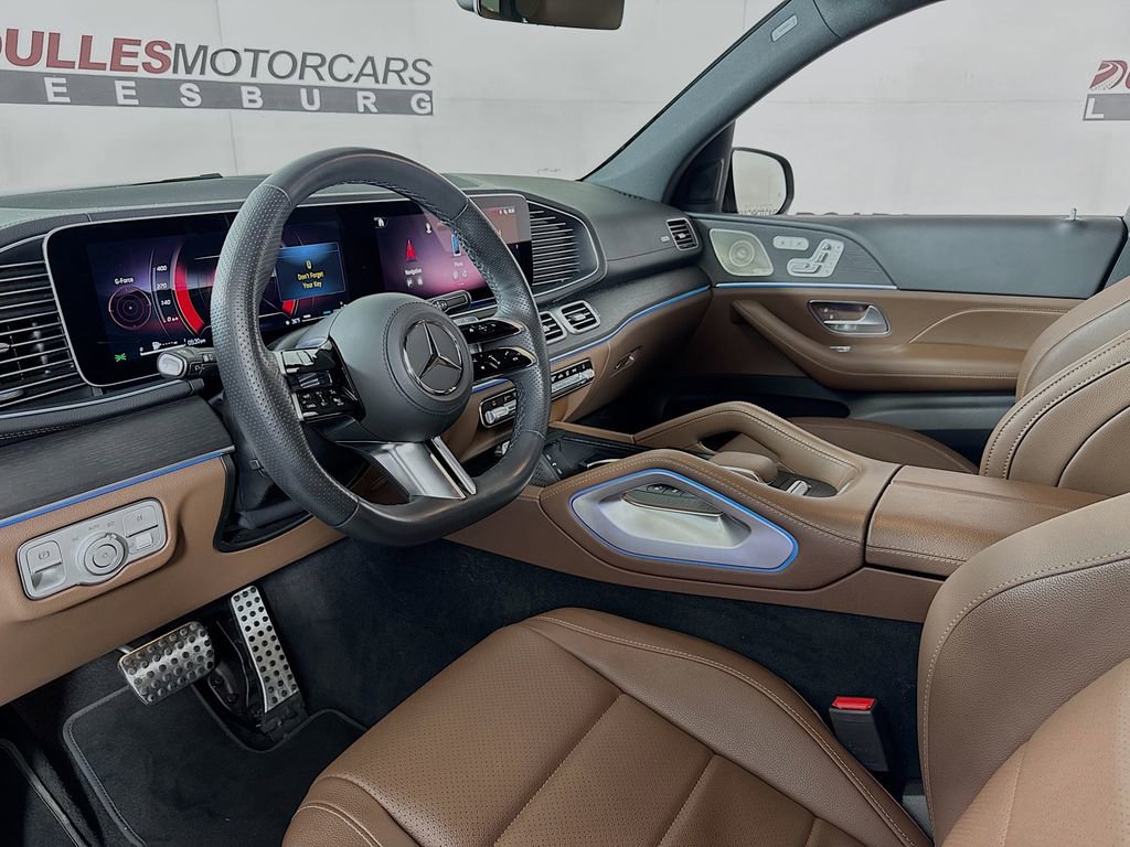Used 2024 Mercedes-Benz GLS 450 4MATIC image 9